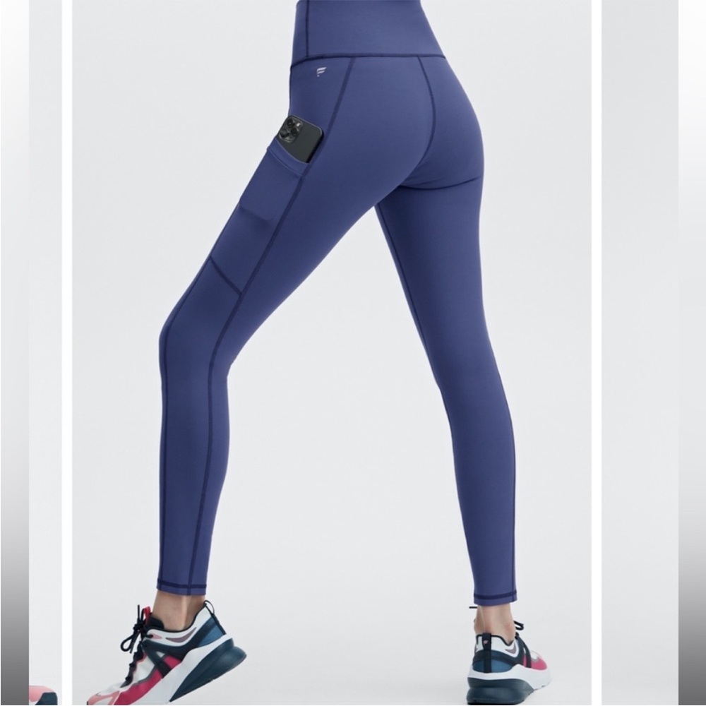 Fabletics PowerHold Leggings with Side Pocket - size medium
